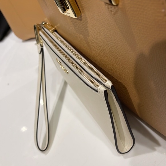 Kate Spade Madison Double Zip Wristlet Wallet Phone Case 
Meringue
NWT - Picture 4 of 16